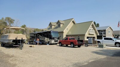 RV space on the River Unit B -minutes from Gorge concerts