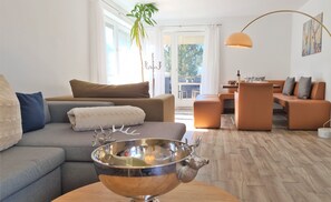 Fernseher, Stereoanlage