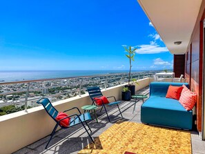 Property grounds - Le Pétrel dans les Nuages - Panoramic terrace over the Indian Ocean and St-Denis (Saint-Denis)