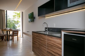 Estúdio luxo | Cozinha privada | Geladeira, cooktop, torradeira, liquidificador