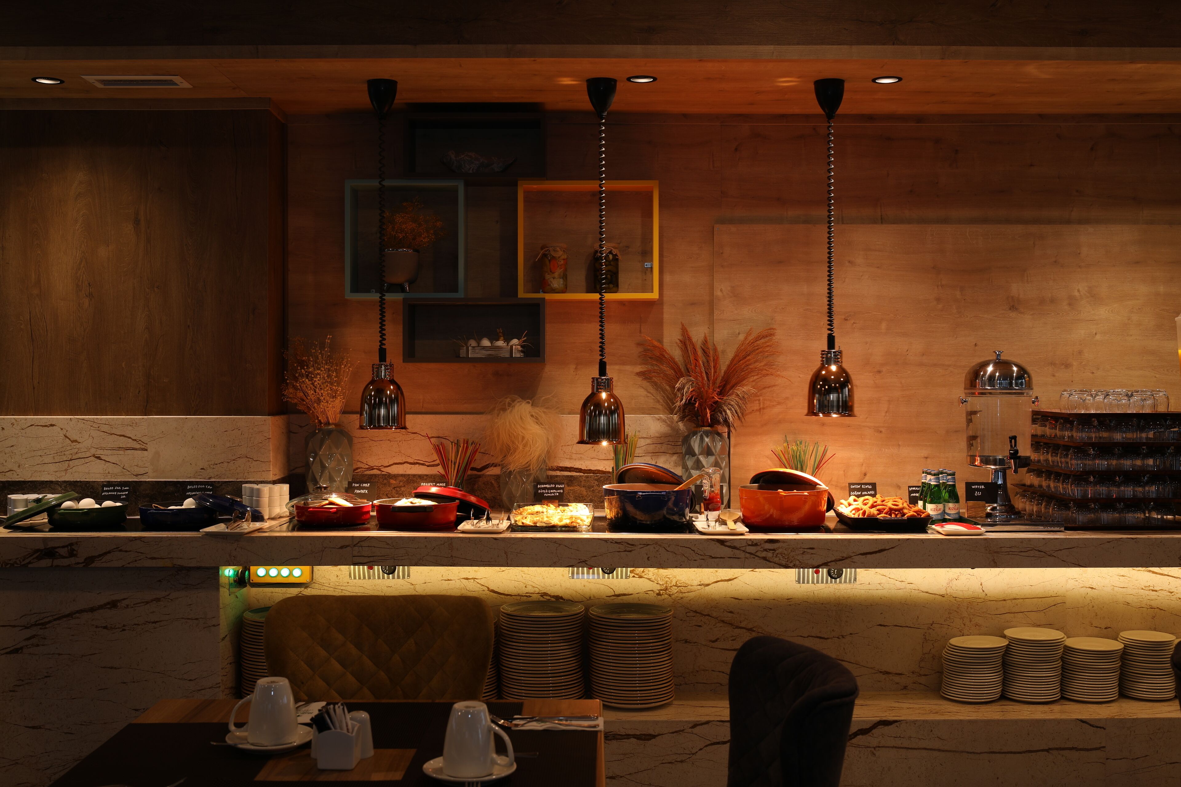 Desayuno buffet (EUR 5 por persona) 