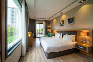 1 bedroom, minibar, desk, laptop workspace - Holiday Inn Trabzon East by IHG (Yomra)