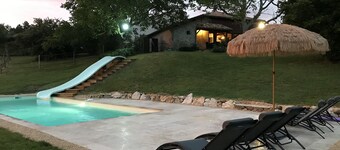 Cosy house pool and 7-metre slide