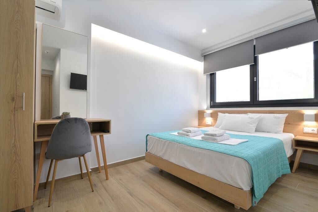 Huoneisto, pohjakerroksessa | Tallelokero huoneessa, työpöytä, pimennysverhot, äänieristys