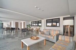 35-Zoll-Flachbildfernseher mit Digitalempfang, Fernseher