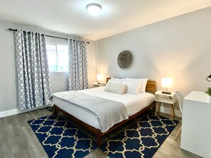 3 bedrooms, desk, iron/ironing board, free WiFi