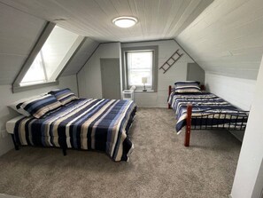 3 bedrooms, iron/ironing board, free WiFi, bed sheets