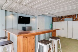 Interior - Secluded Home on Canal 1 Mile to Beach (Pass Christian)