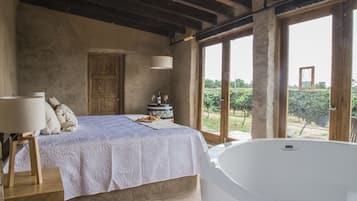Luxury Room | In-room safe, individually furnished, free WiFi, bed sheets