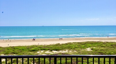 Fabulous 5th floor beachfront; fully appointed; discount for weekdays & 7 nights