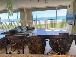 Smart TV, reproductor de DVD y libros 