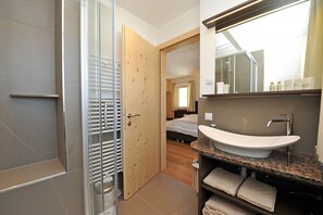 Douche, serviettes fournies