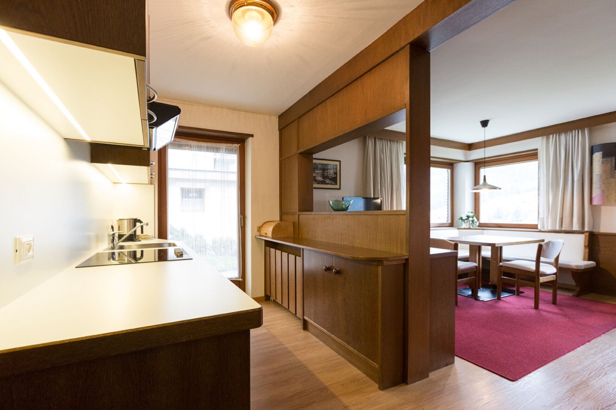 Fridge, oven, dishwasher, coffee/tea maker