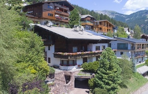 Esterni