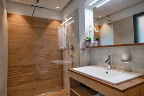 Shower, towels - Apartments Cesa Ploner 103A (Ortisei)