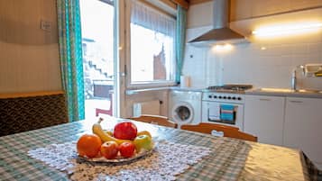 Réfrigérateur, four, lave-vaisselle