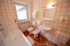 Bañera, toallas