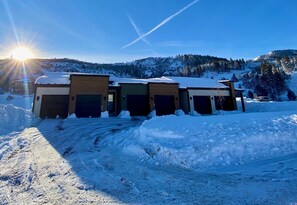 Exterior - Park City Modern Lux Townhome - Next to Woodward / Biking (Park City)