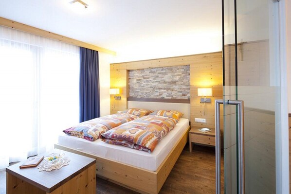 1 室のベッドルーム、WiFi (無料)、ベッドシーツ