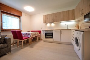 Frigorifero, microonde, forno, lavastoviglie