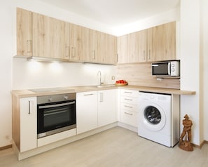 Frigorifero, microonde, forno, lavastoviglie