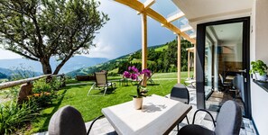 Outdoor dining - Apartments Grunnes 130C (Ortisei)