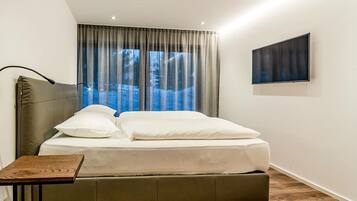 3 bedrooms, free WiFi, bed sheets