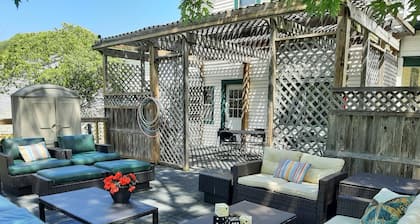 Charming Cottage in Stockholm, WI
Nations Best: Pies, Scenic Drive, Small Town!