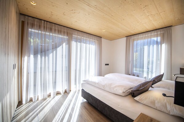 1 quarto, Wi-Fi de cortesia, roupa de cama
