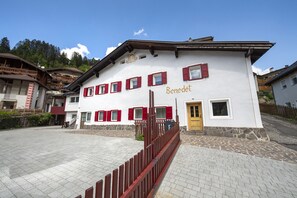 Esterni
