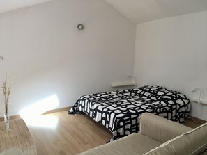2 chambres, bureau, lit parapluie, Wi-Fi gratuit