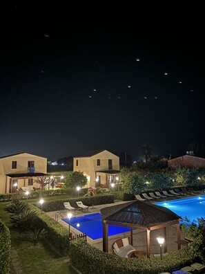 Piscine extérieure, piscine chauffée