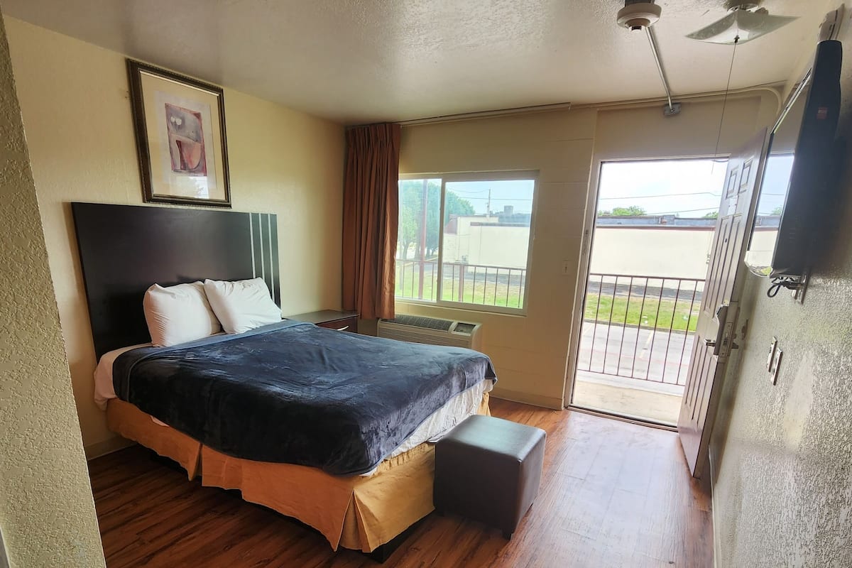Room, 2 Queen Beds, Non Smoking | Free WiFi