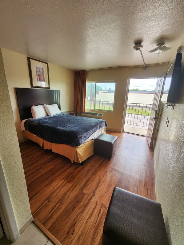 Room, 1 Queen Bed, Non Smoking