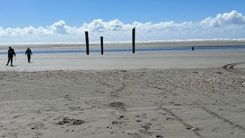 Beach nearby, beach towels