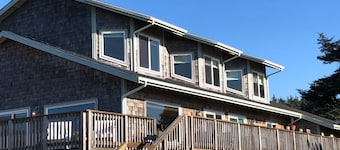 Beach House Getaway wowzers!! View of ocean from almost the entire house.