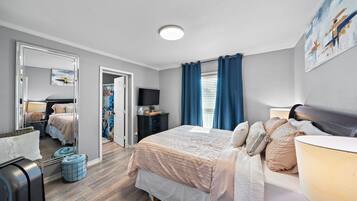 3 slaapkamers, een strijkplank/strijkijzer, gratis wifi, beddengoed