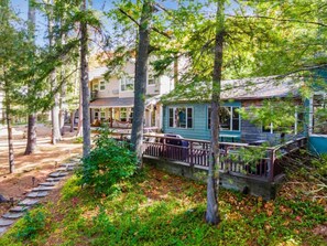 Exterior - Rare Muskoka Chalet Suite - B5 (Dwight)