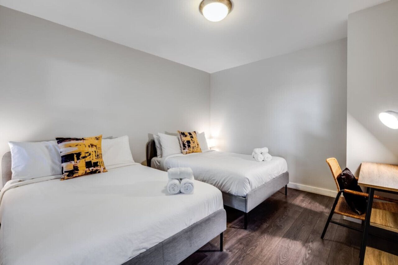 1 bedroom, desk, WiFi, bed sheets