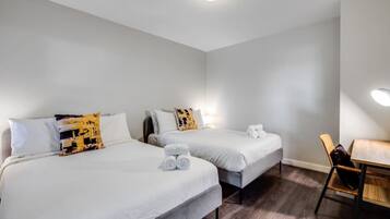 1 bedroom, desk, WiFi, bed sheets