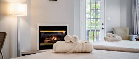 1 bedroom, desk, WiFi, bed sheets