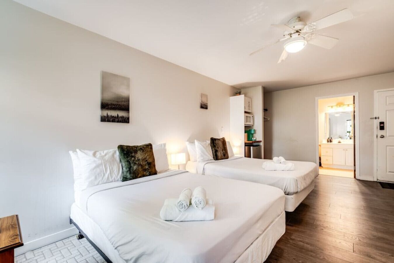 1 soverom, skrivebord, wi-fi og sengetøy