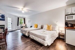 1 slaapkamer, een bureau, wifi, beddengoed