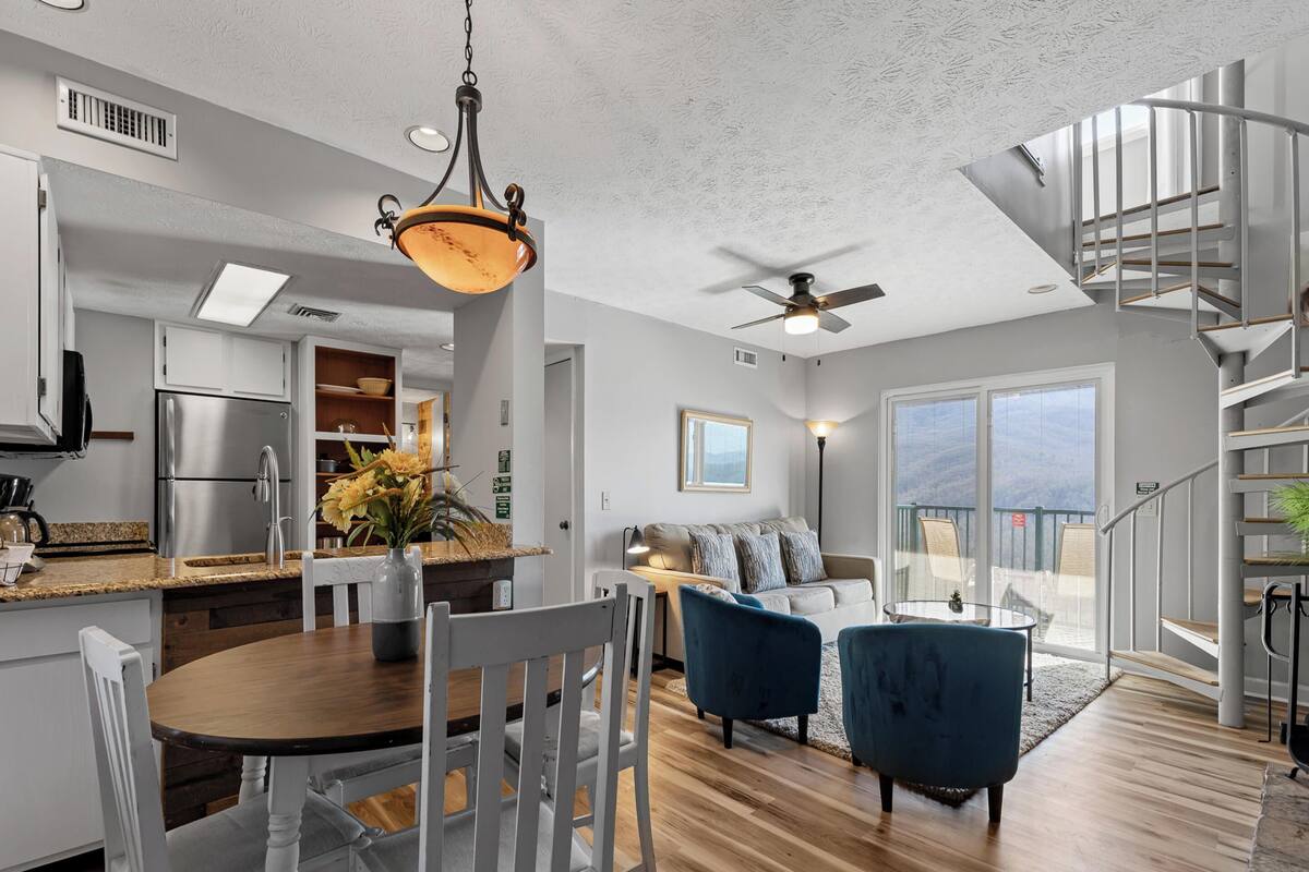Condo, Multiple Beds, Pool Access, Mountain View (#C305 - No Pets) | Interior