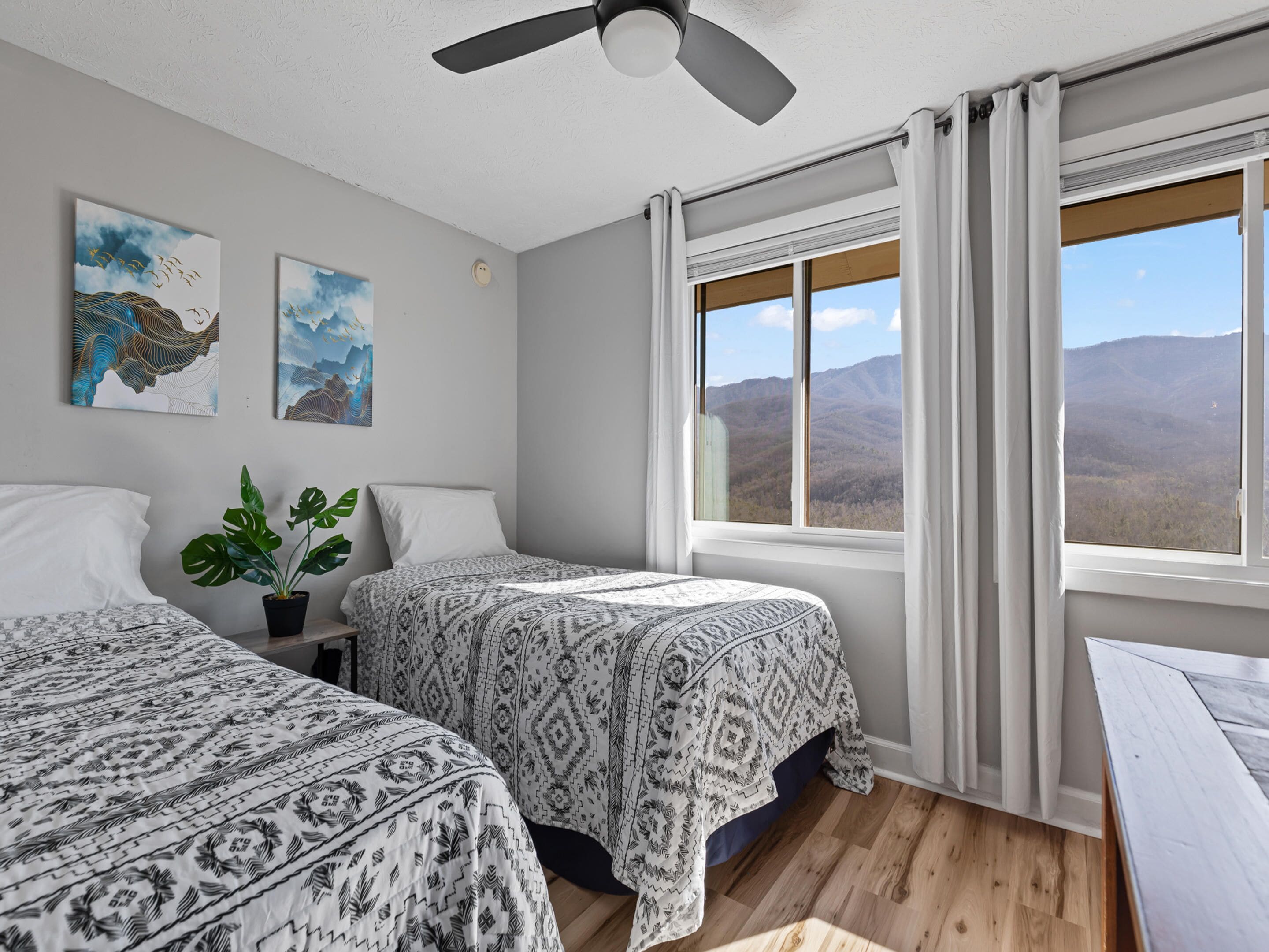 2 عدّة غرف نوم وبديكورات فريدة لكل غرفة وطراز فريد لكل وحدة