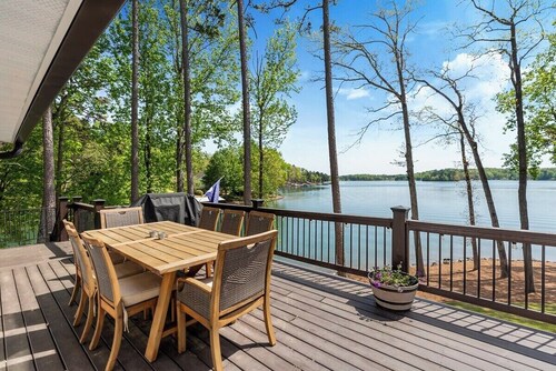 Shoreline Exquisite Reinvented Lake Sanctuary