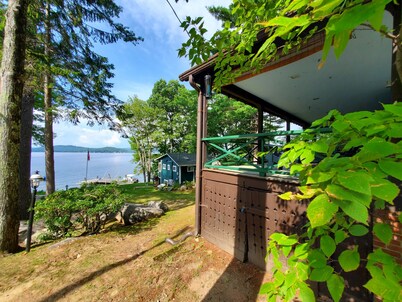 Spectacular Winnipesaukee Waterfront, Amazing Lake and Mountain Views, Huge Deck