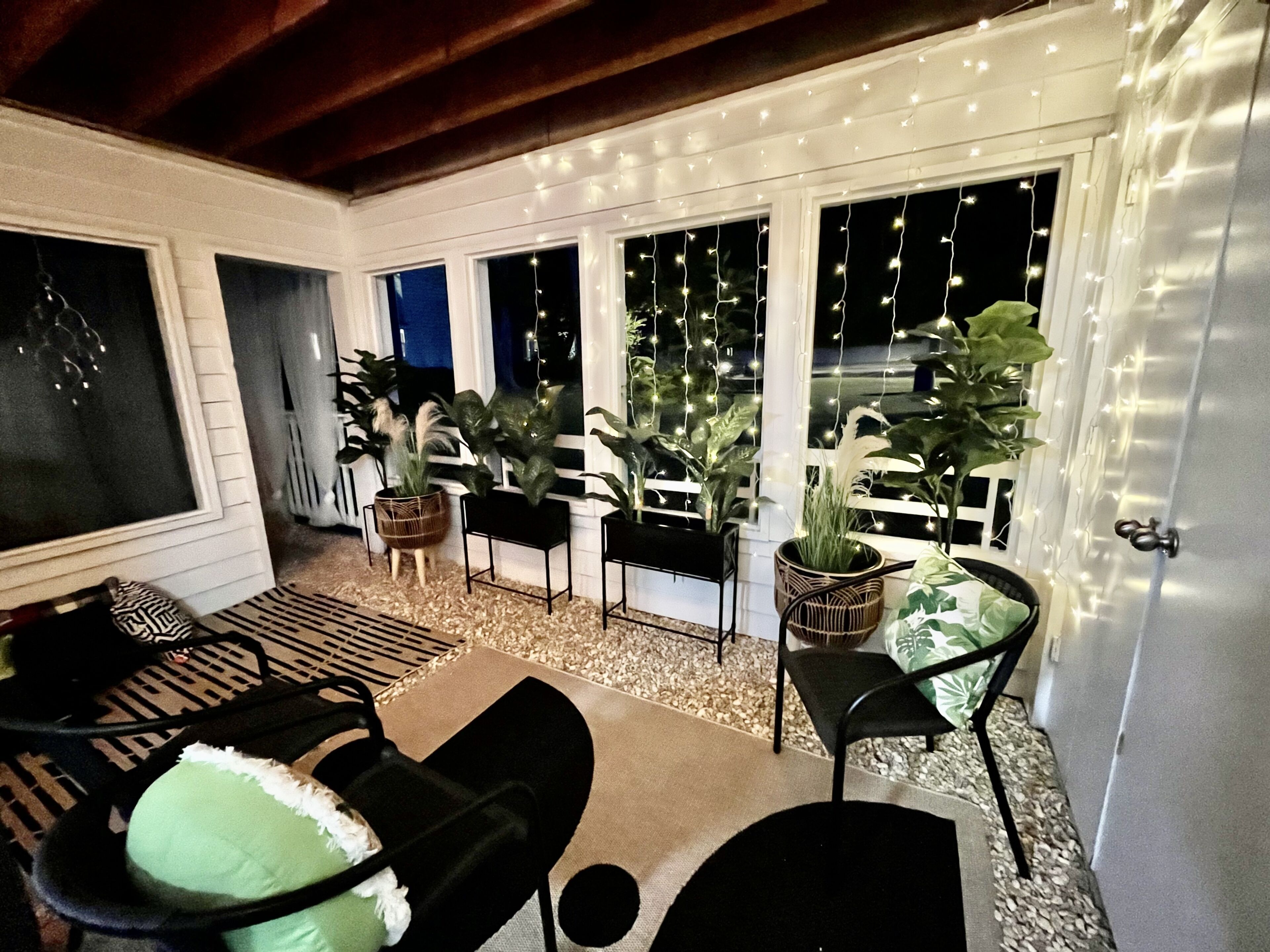 Cozy Patio - Free Pkng - 3 Smart TV's w/ Netflix