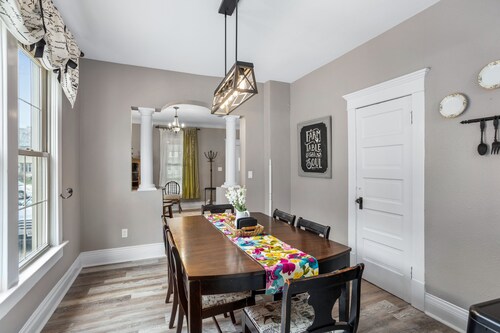 ♥ Cozy historic 3BR w/ bridge view! Sleeps 7 ♥