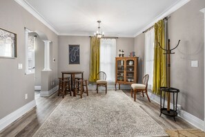 Interior - ♥ Cozy historic 3BR w/ bridge view! Sleeps 7 ♥ (Appleton)